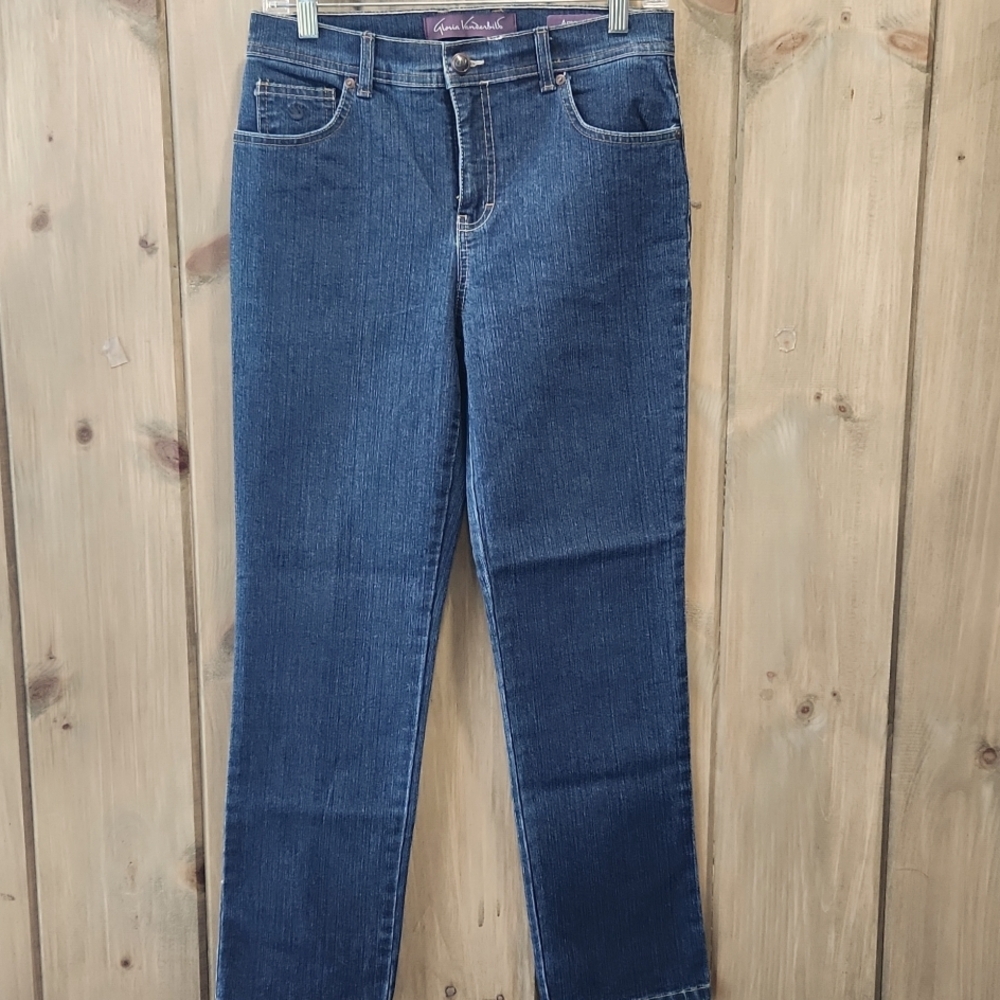 Gloria Vanderbilt Amanda Classic Blue Women's  Staightlegged Jeans, Sz 6P,NWOT